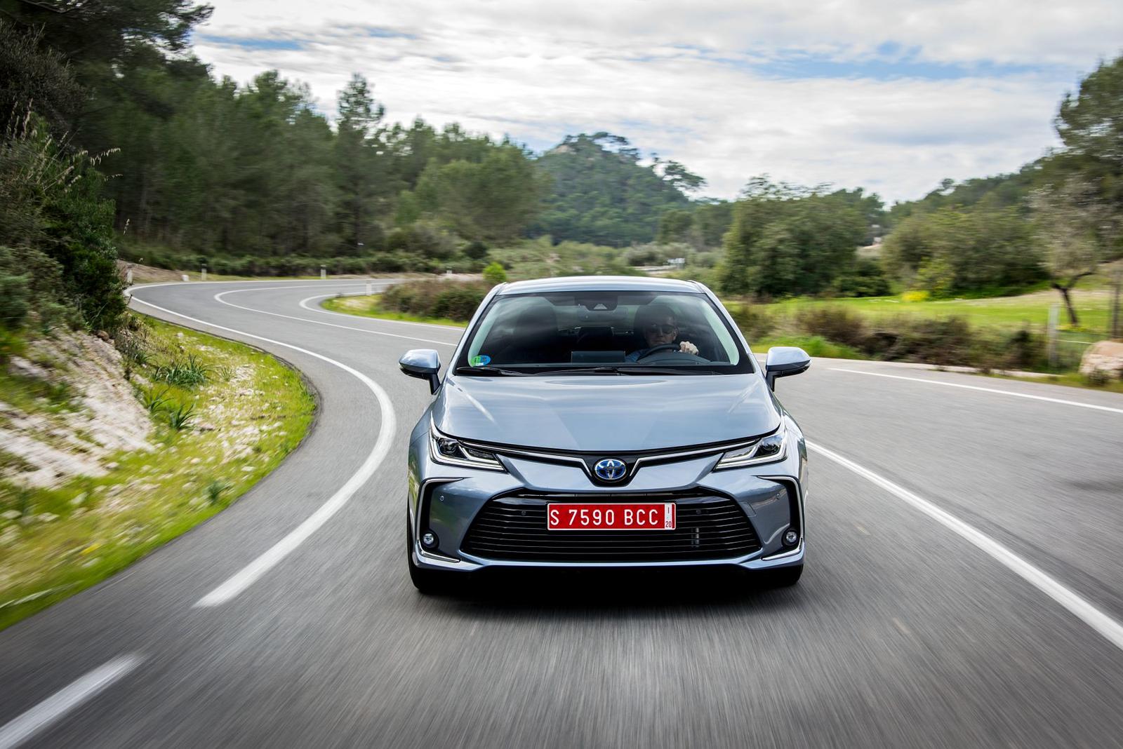 Corolla_Sedan_1.8L_Grey_2019_020