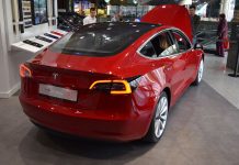 Tesla Model 3 falha incentivos por muito pouco