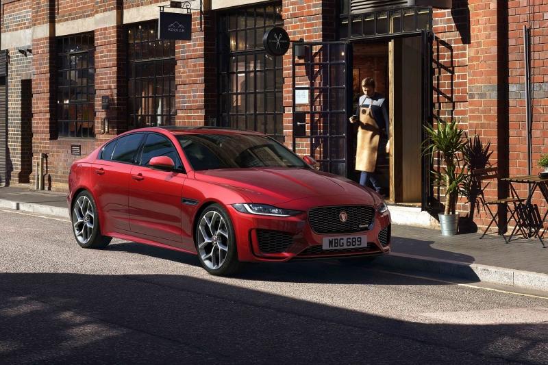 Jaguar XE 2019 (2)