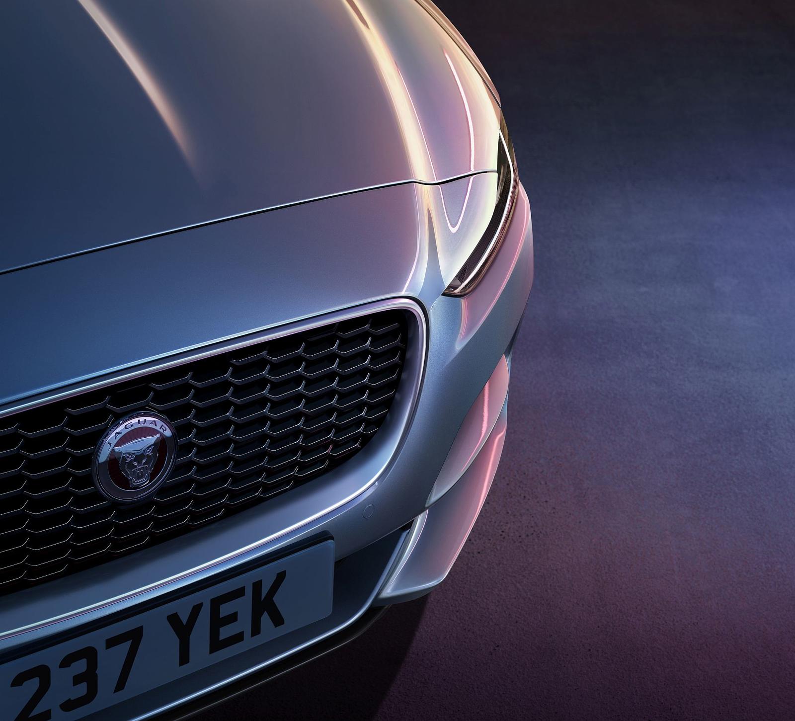 Jaguar XE 2019 (20)