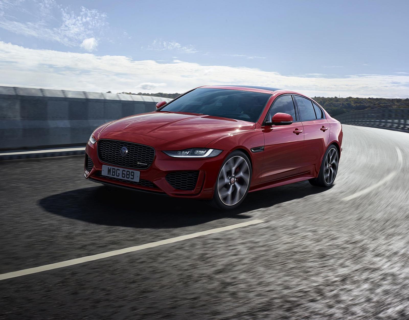 Jaguar XE 2019 (3)