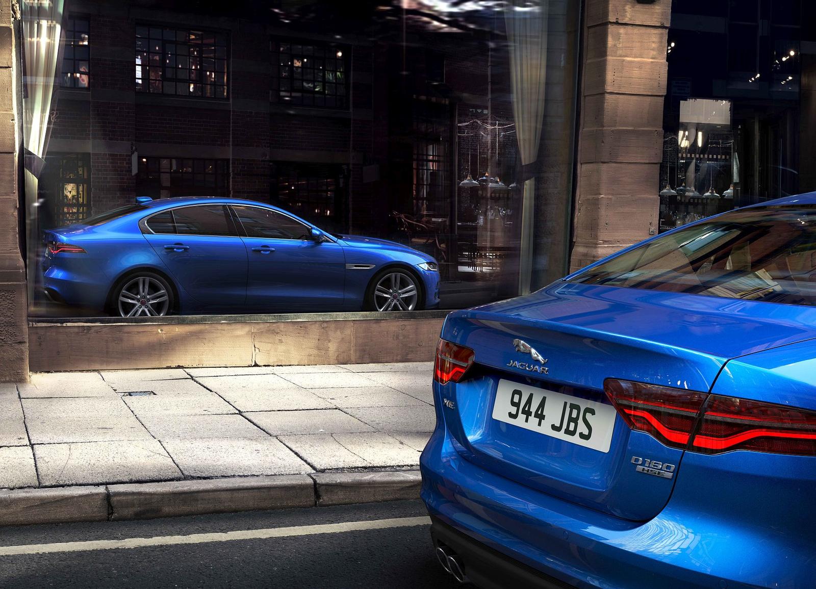 Jaguar XE 2019 (5)