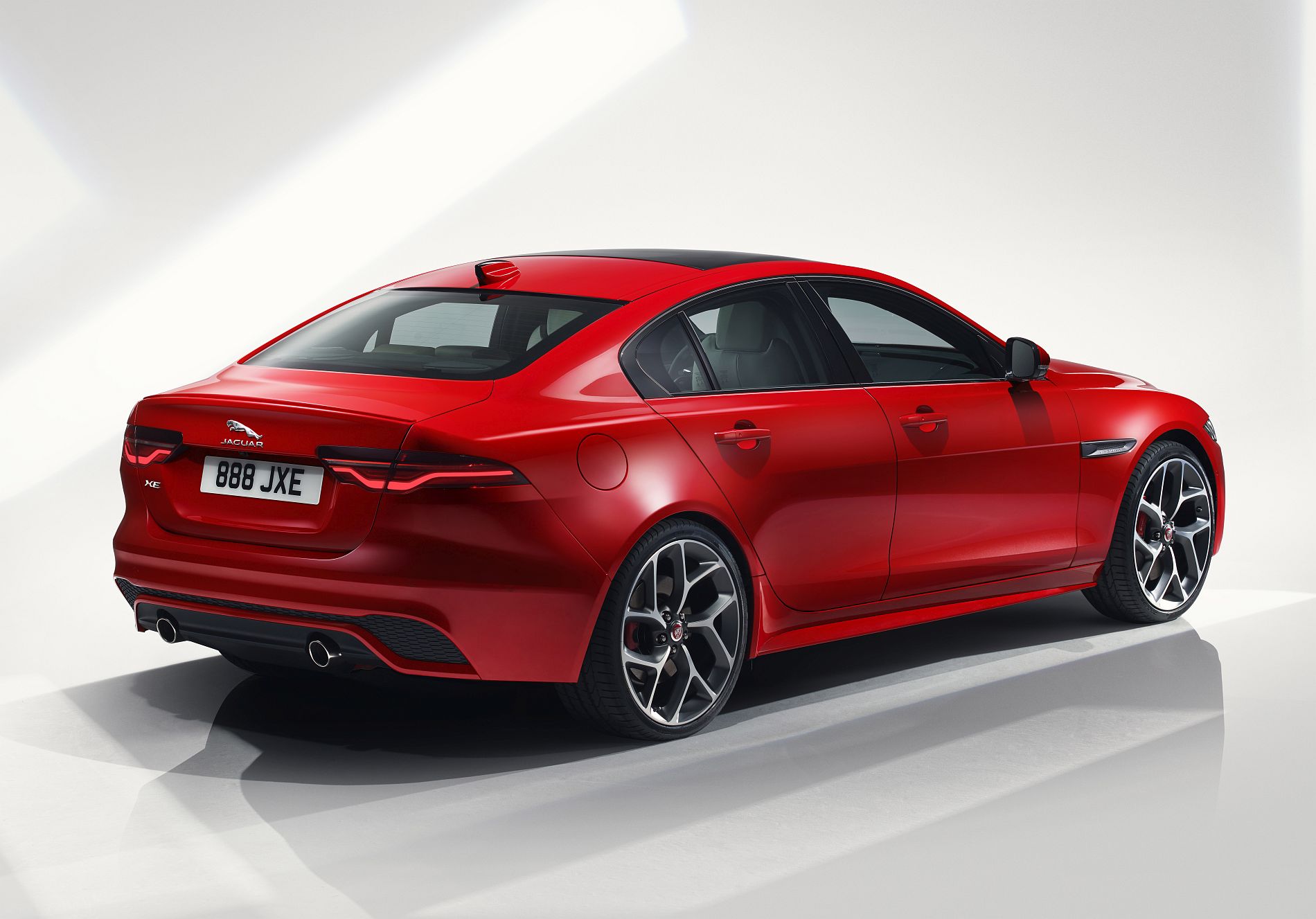 Jaguar XE_2019 (11)