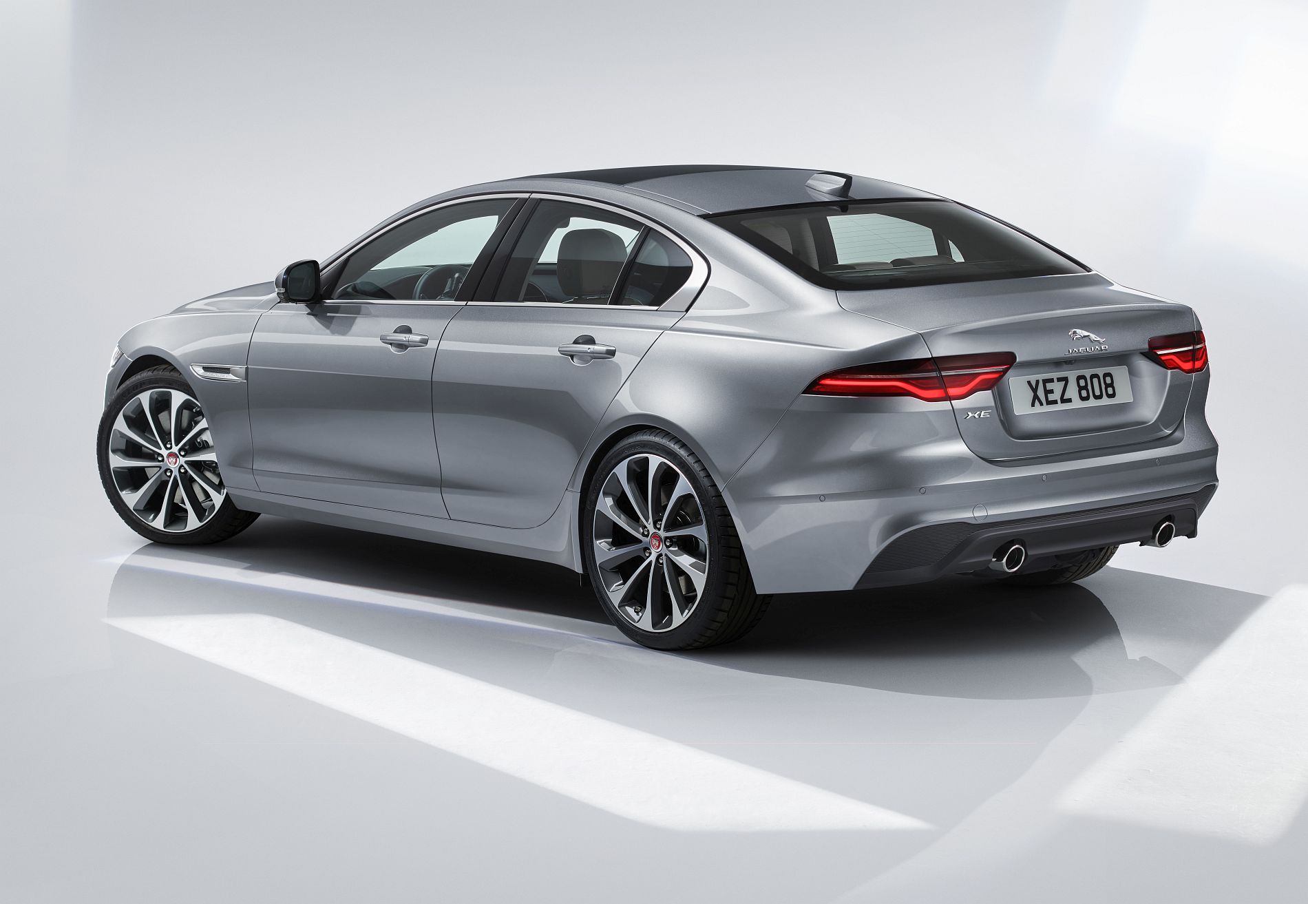 Jaguar XE_2019 (15)