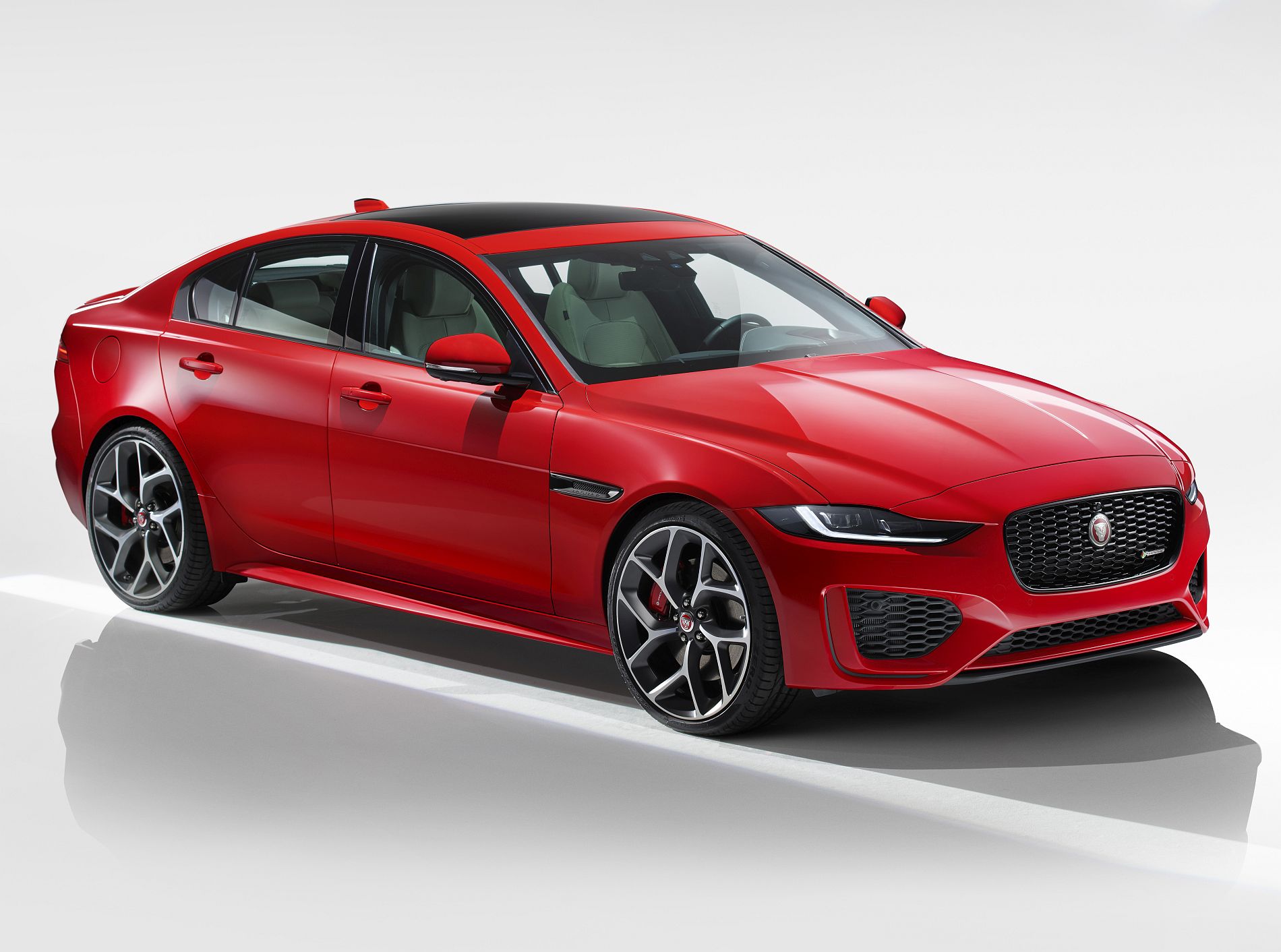 Jaguar XE_2019 (19)