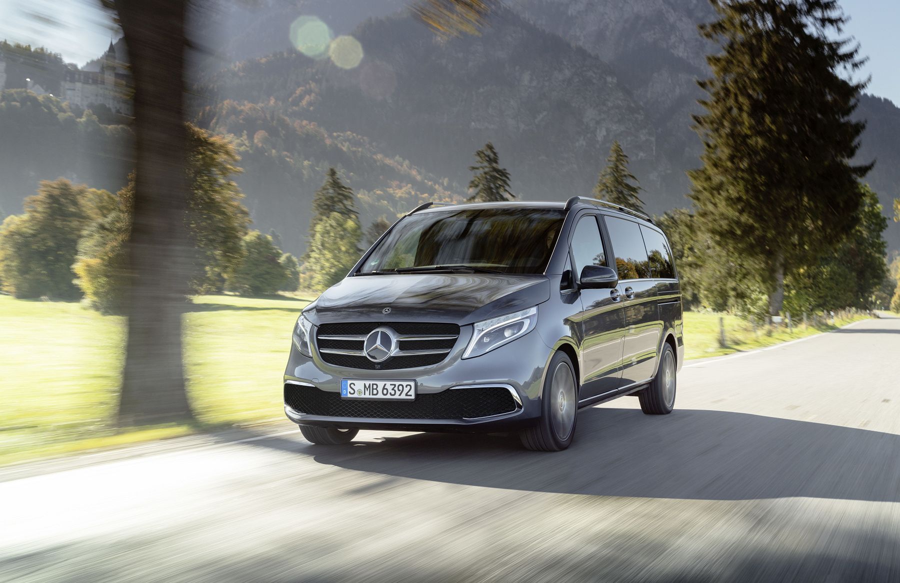 Die neue Mercedes-Benz V-Klasse

The new Mercedes-Benz V-Class