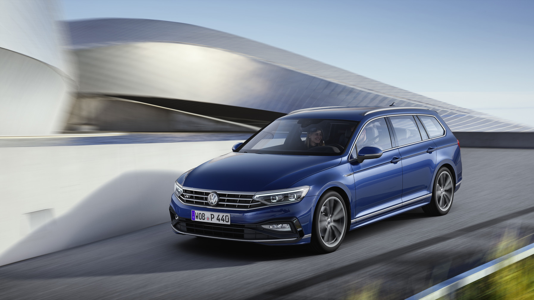 The new Volkswagen Passat Variant R-Line