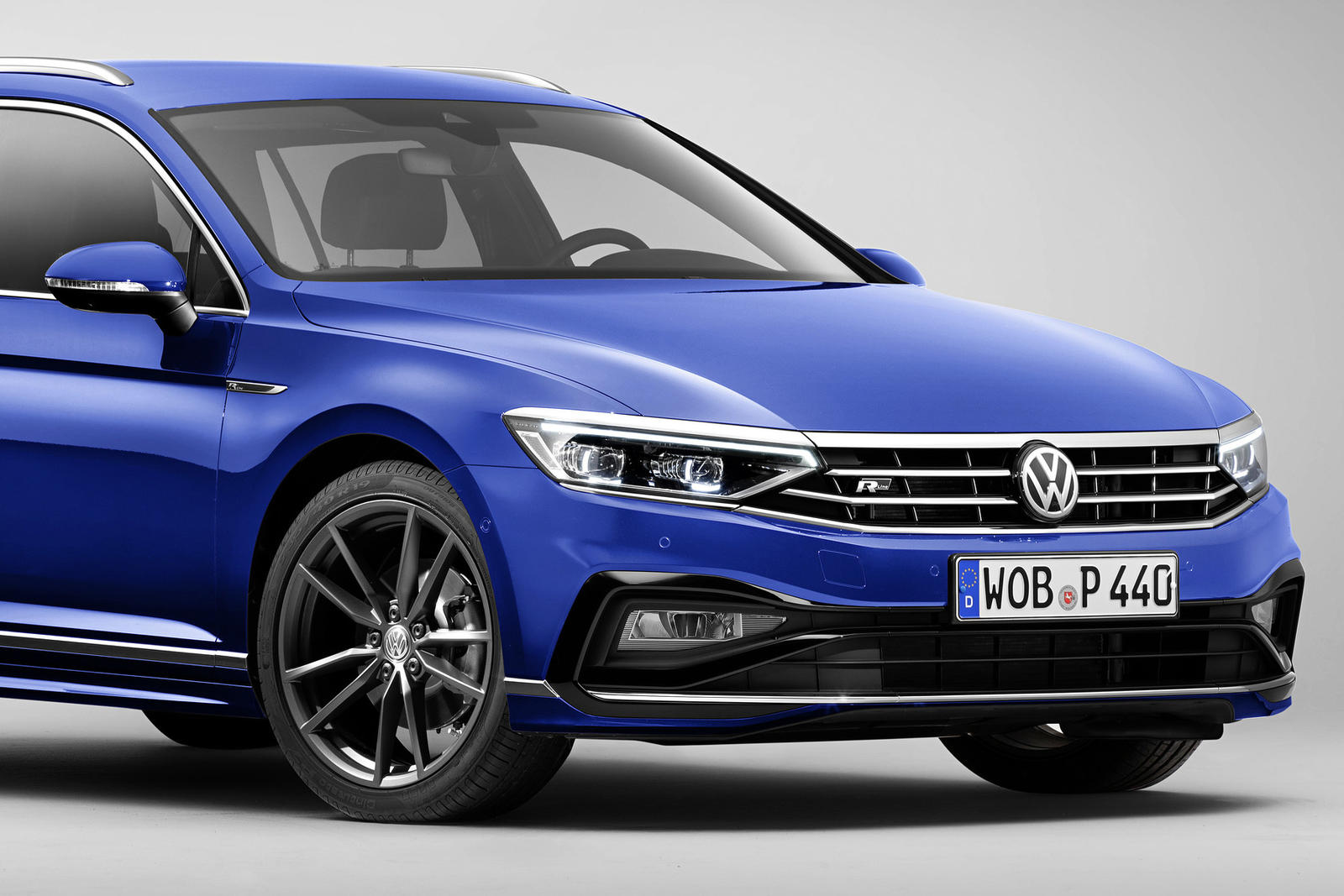 The new Volkswagen Passat Variant R-Line