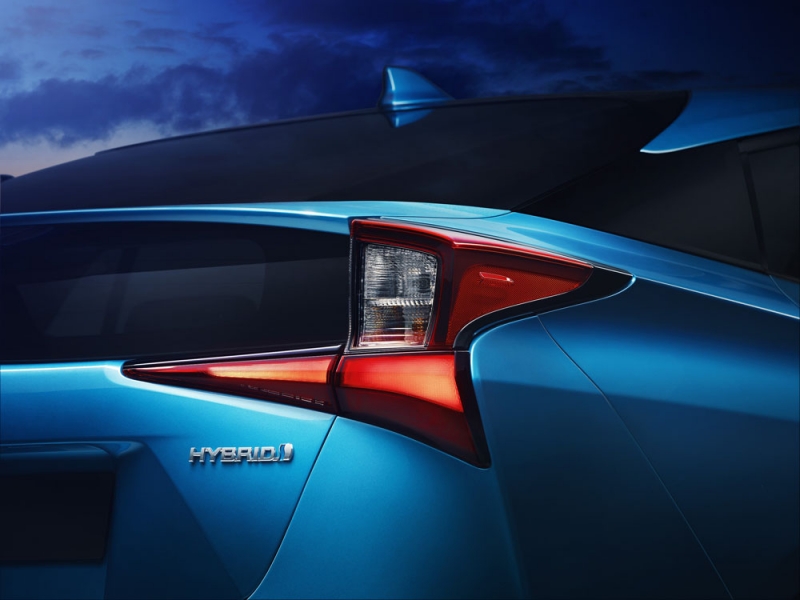 Prius-AWD-i-2019-3-960×600