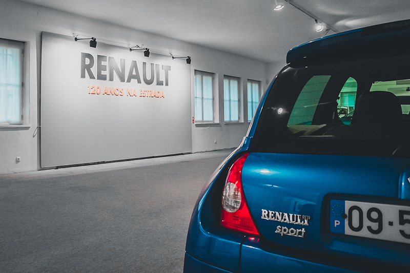 Renault_Caramulo_D-18