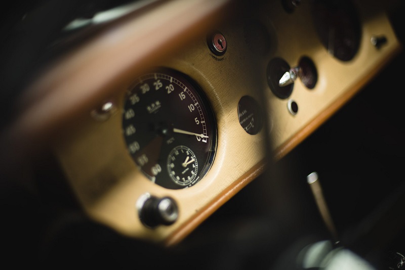 we-discover-clark-gable-s-jaguar-xk120-hidden-beneath-the-brickyard-1476934610449-2000×1335