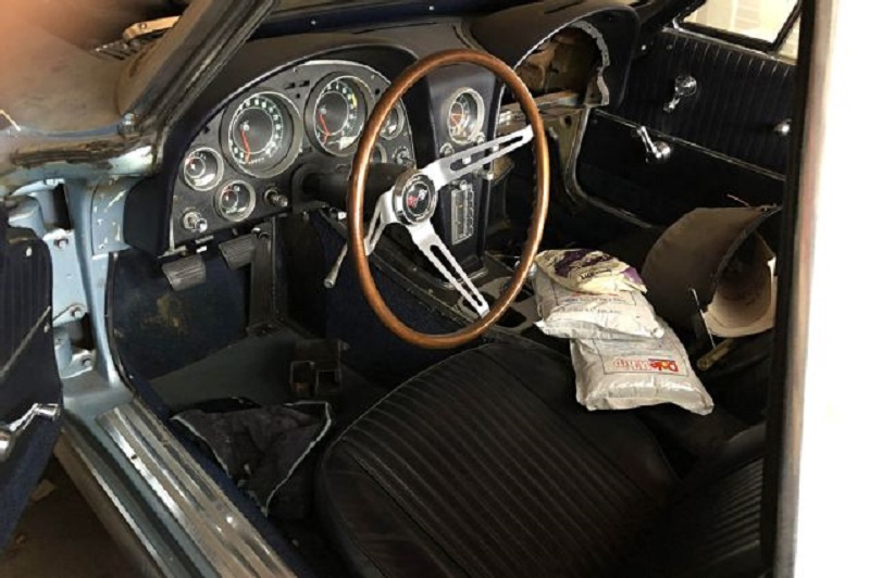 04-1964-corvette-convertible-rare-finds