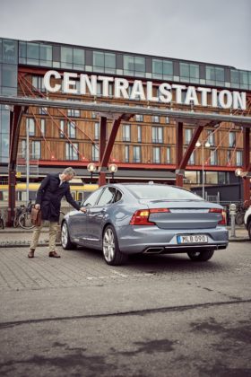 175514_Volvo_Cars_digital_key-280×420