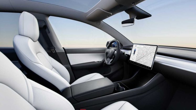 2021-tesla-model-y-interior-747×420