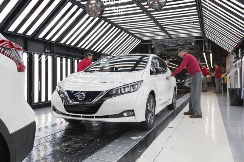 426212888_Production_begins_of_the_new_Nissan_LEAF_in_Europe