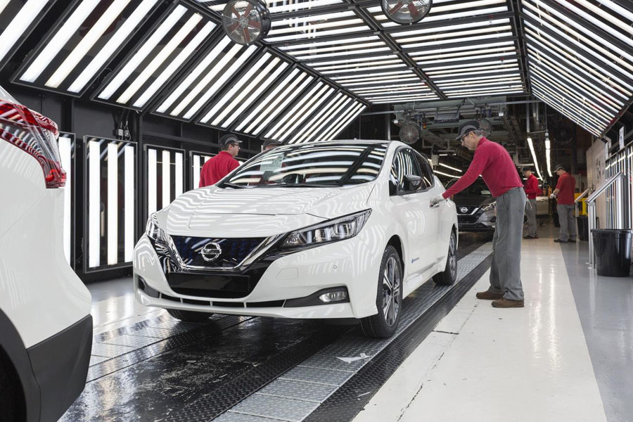 426212888_Production_begins_of_the_new_Nissan_LEAF_in_Europe