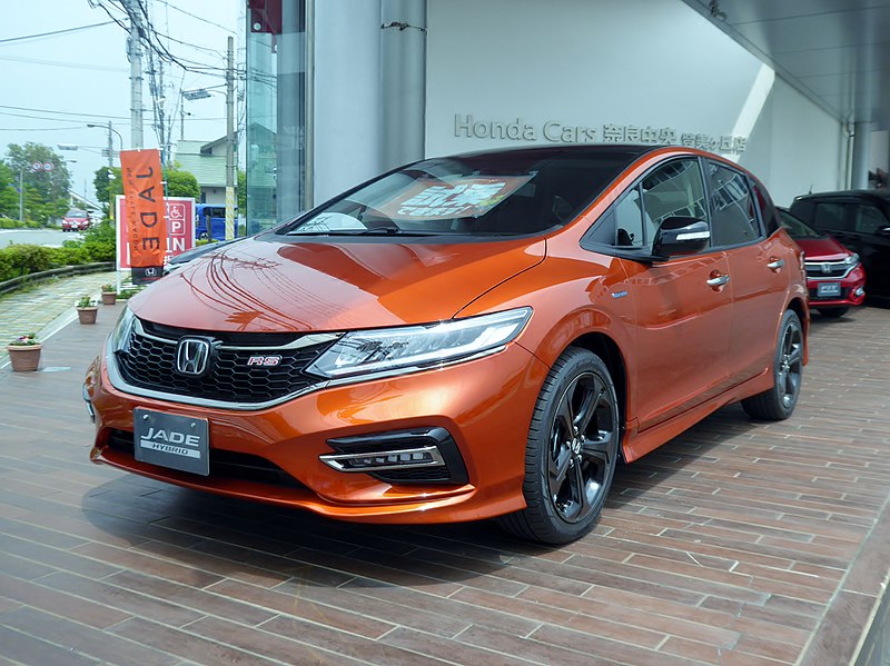 800px-Honda_JADE_HYBRID_RS・Honda_SENSING_DAA-FR4_front