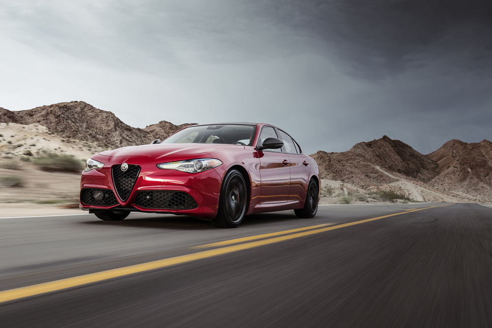 Alfa Romeo’s Nero Edizione package for 2.0L Giulia and Stelvio