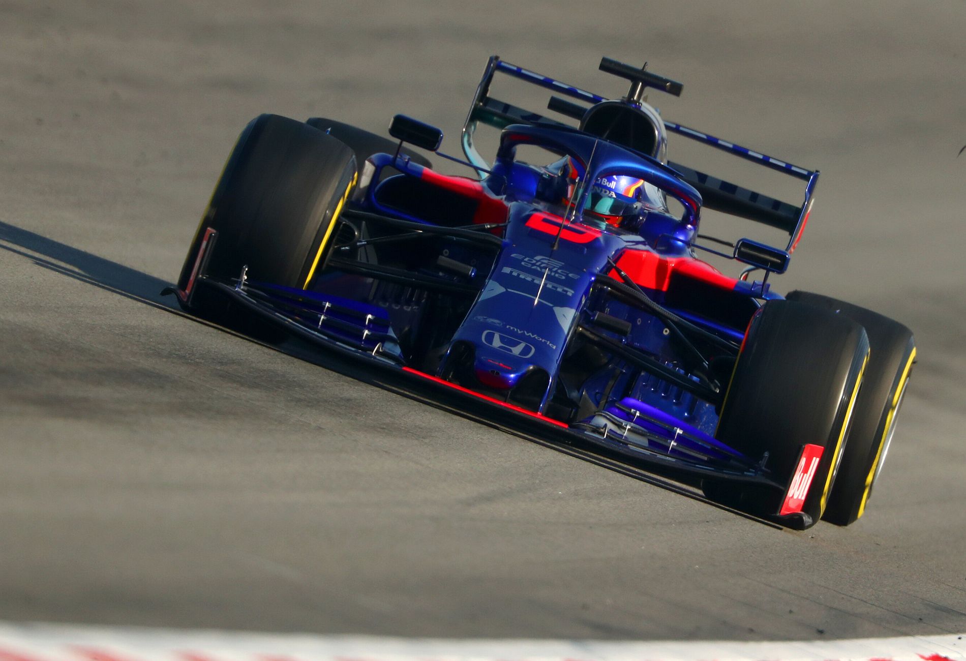 Alexander Albon_Toro Rosso 2019