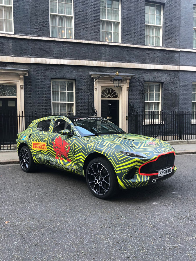 Aston Martin DBX