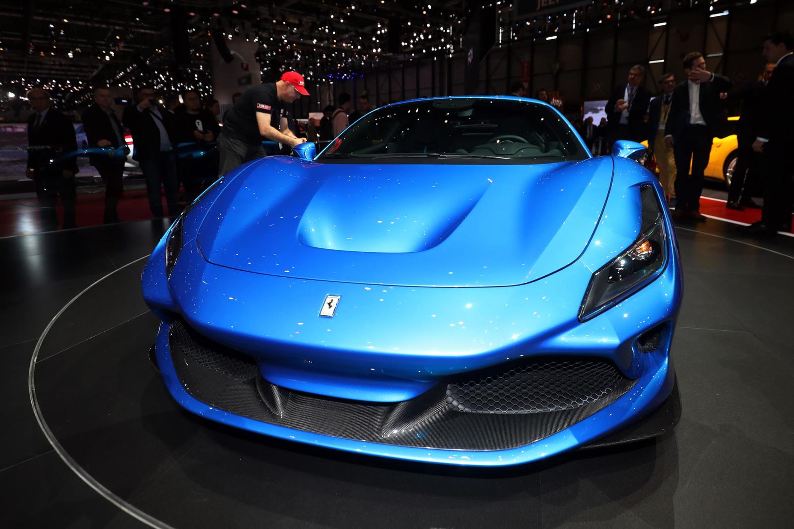 Ferrari F8 Tributo (10)