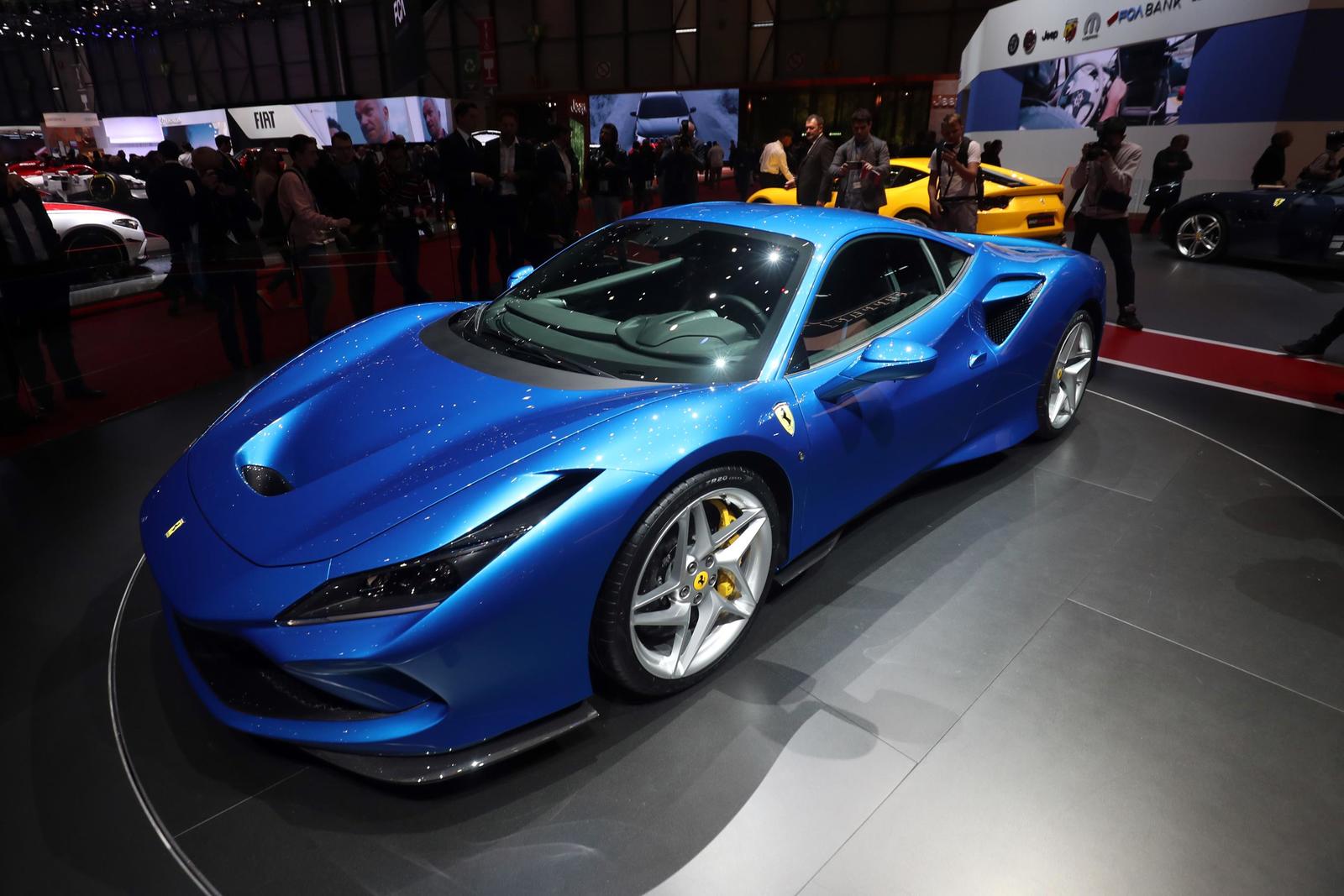 Ferrari F8 Tributo (4)