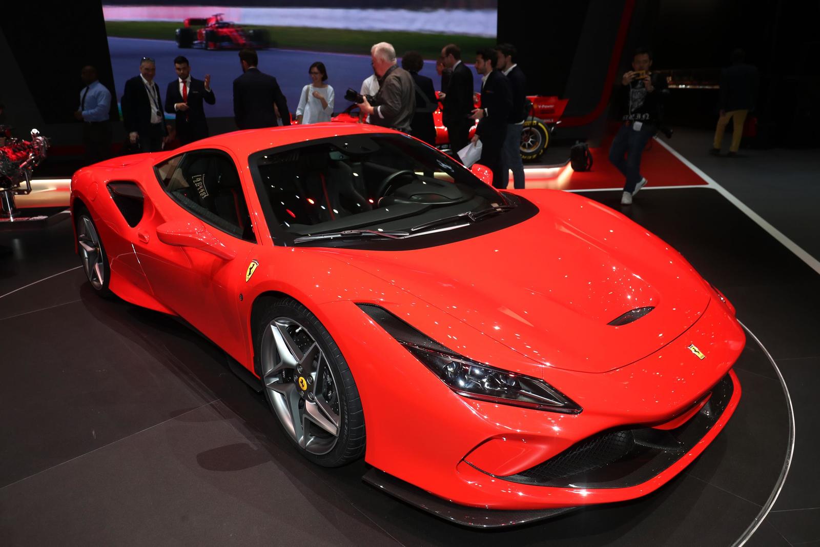 Ferrari F8 Tributo (6)