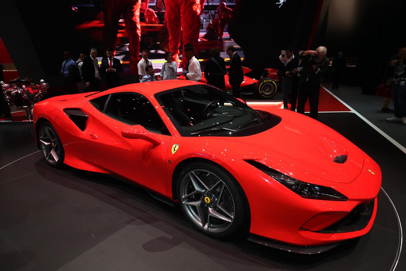 Ferrari F8 Tributo (7)