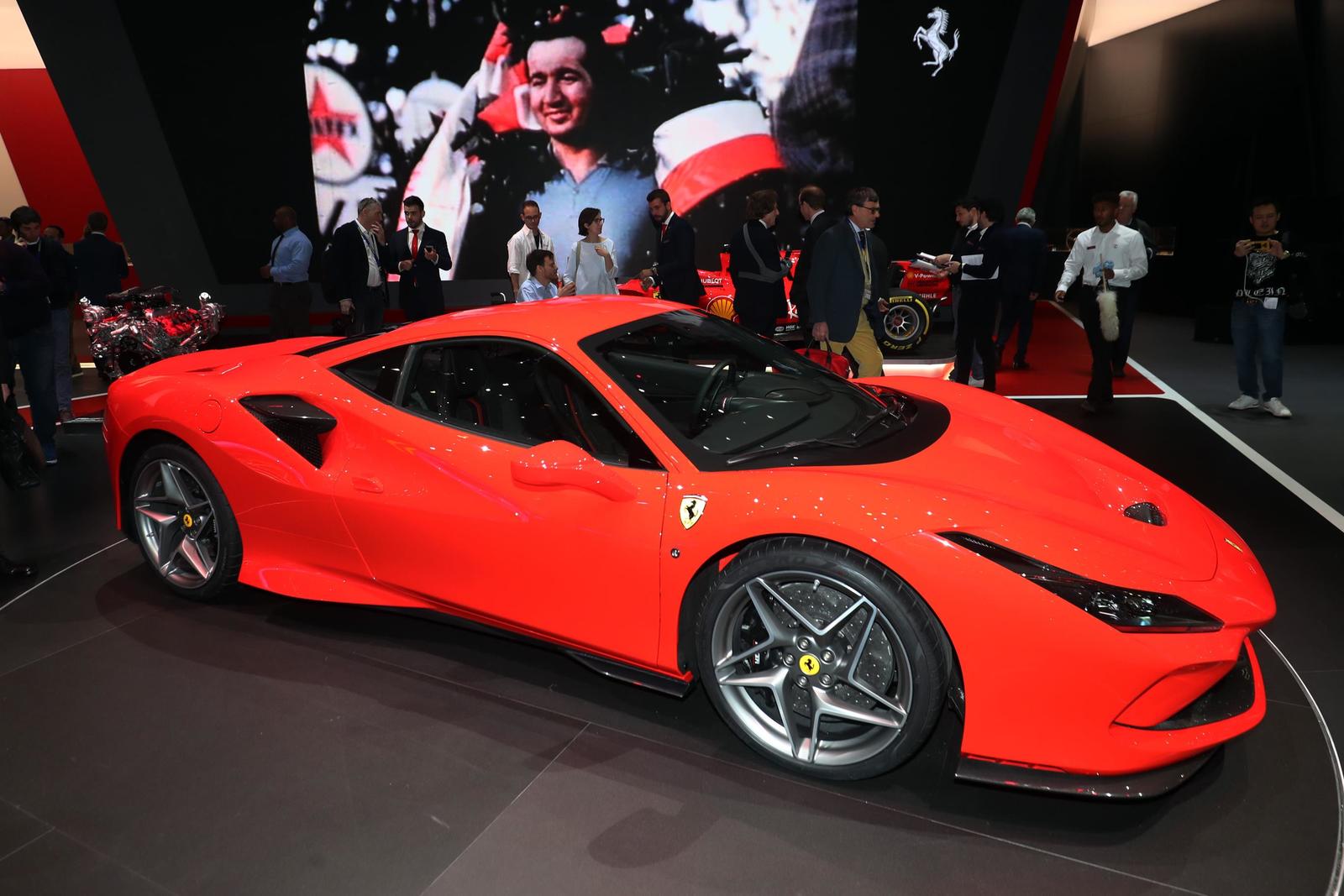 Ferrari F8 Tributo (8)