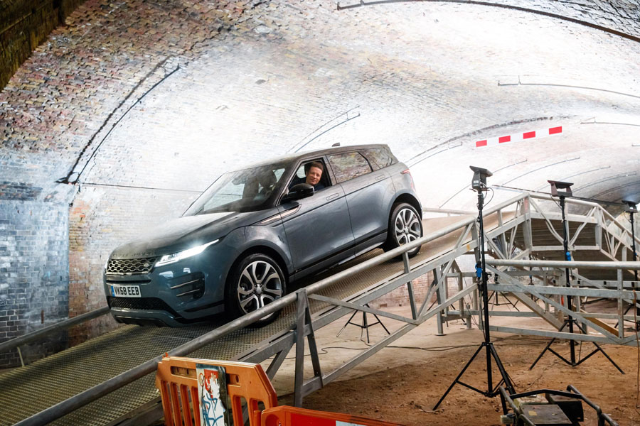 JamieOliver_RR Evoque_013