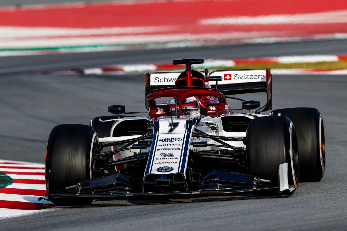 Kimi Raikkonen_barcelona_test02_5-1400×933