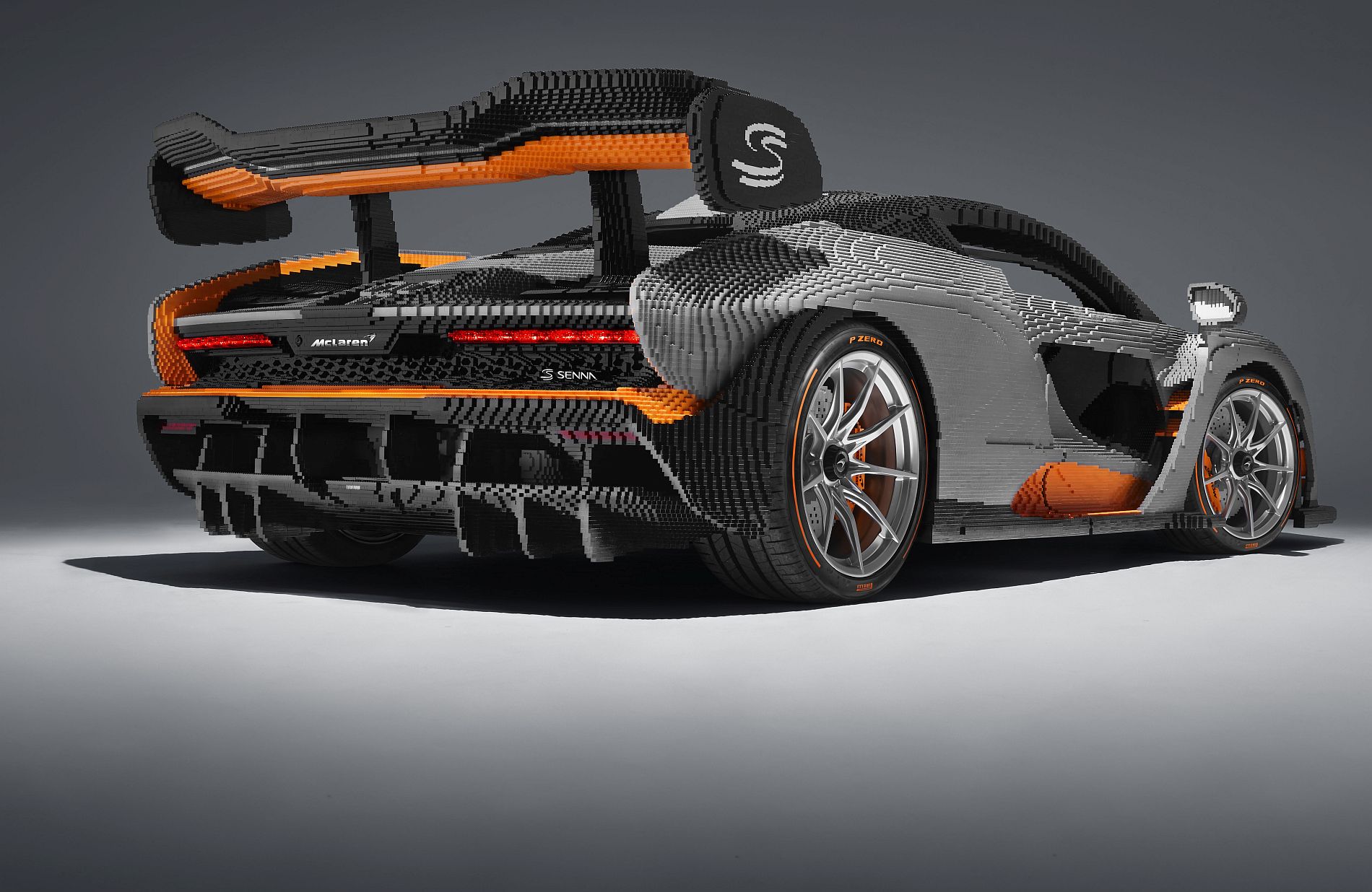 LEGO McLaren Senna_rear