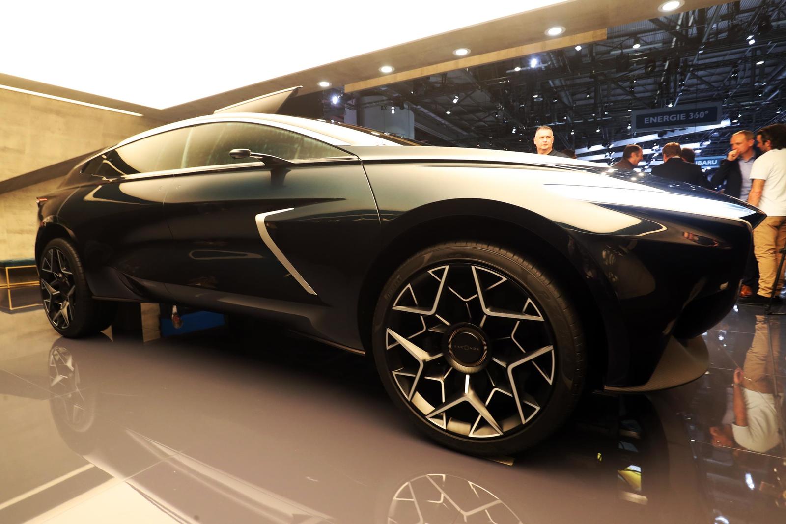 Lagonda All-Terrain 2019 (2)
