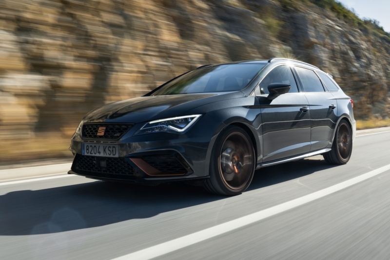 Leon-CUPRA-R-ST-brings-new-levels-of-uniqueness-sophistication-and-performance_05_HQ