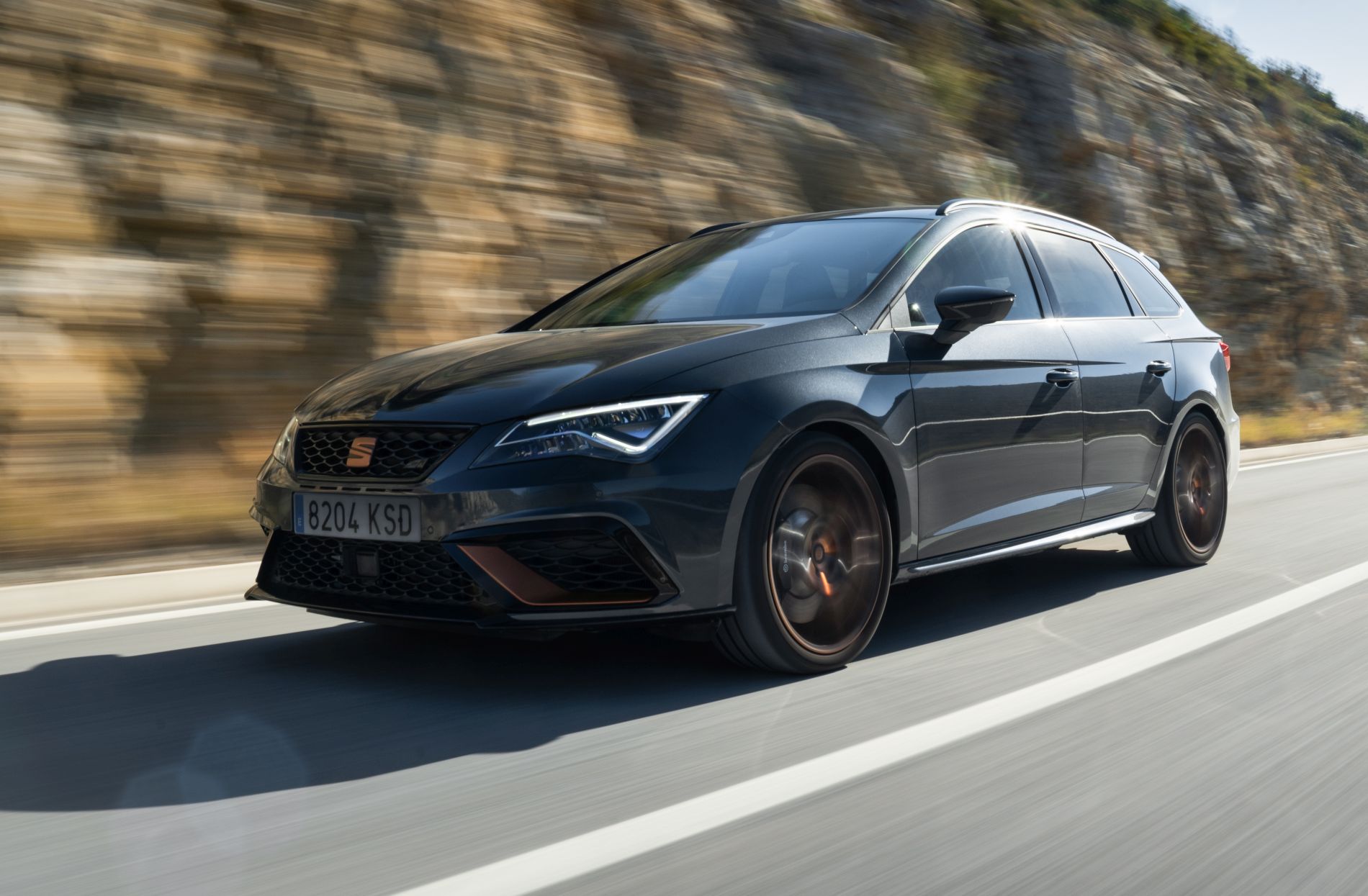 Leon-CUPRA-R-ST-brings-new-levels-of-uniqueness-sophistication-and-performance_05_HQ