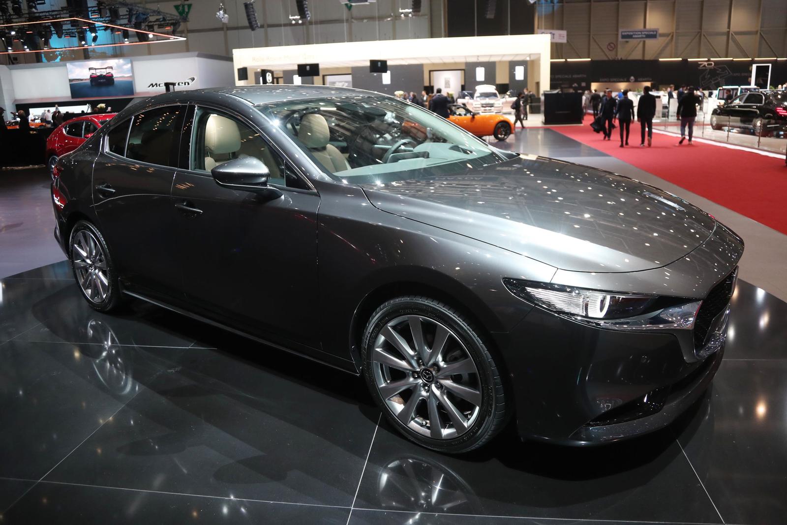 Mazda 3 (2)
