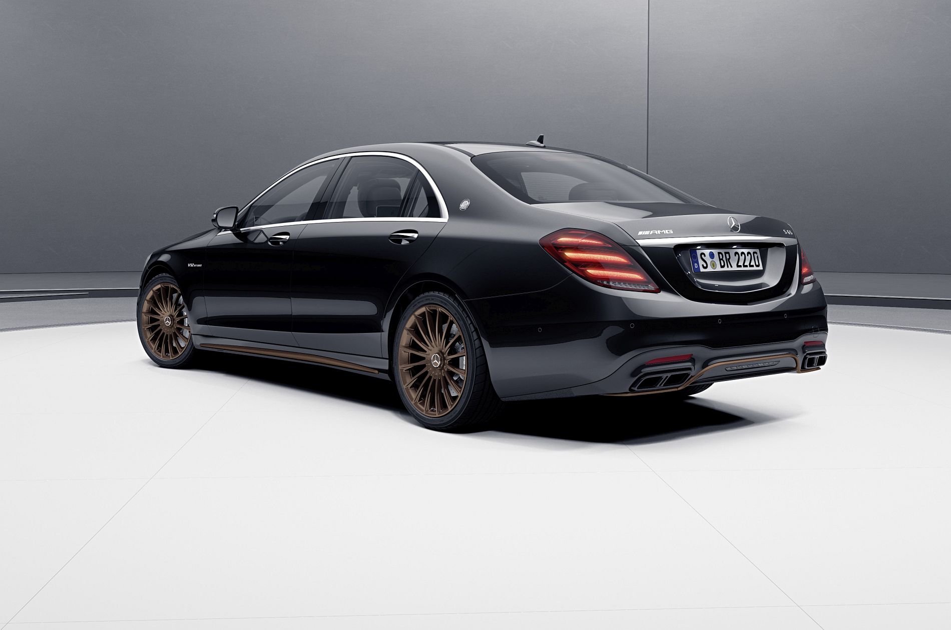 Mercedes-AMG S 65 Final Edition

Mercedes-AMG S 65 Final Edition