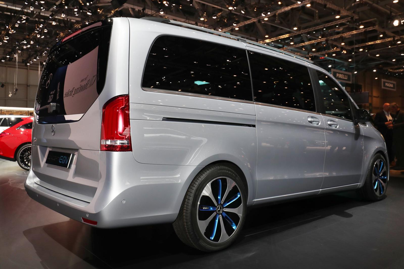 Mercedes EQV (1)