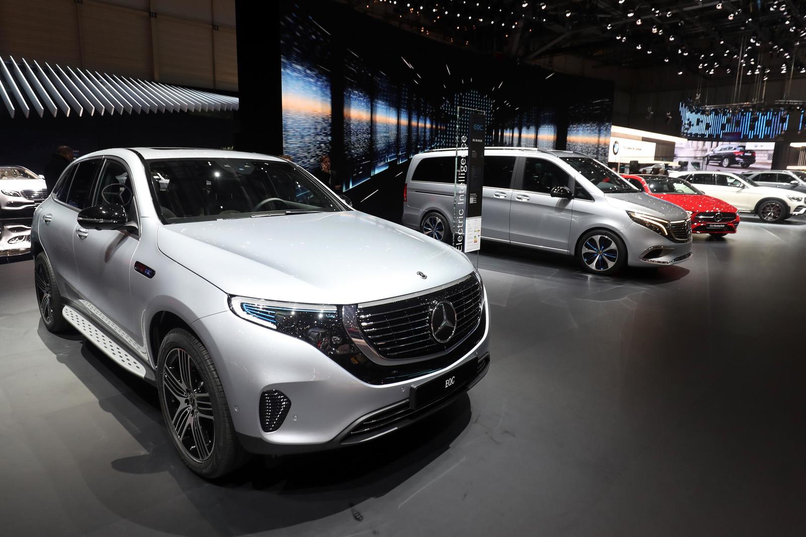Mercedes EQV_ (1)