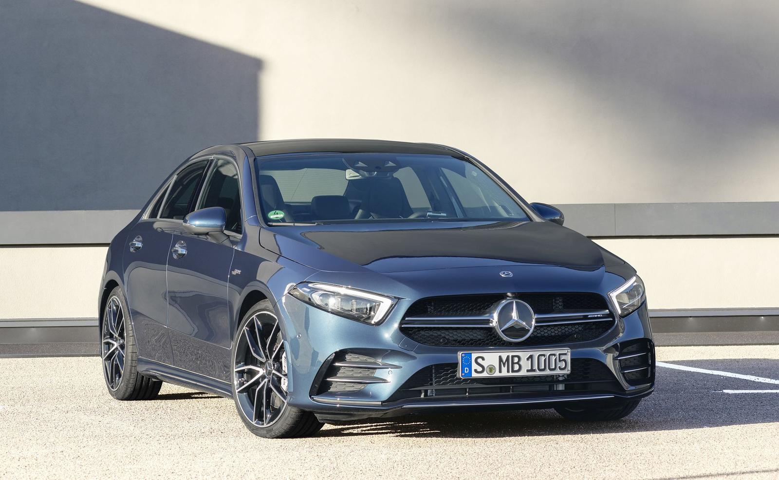 Die neue Mercedes-AMG A 35 4MATIC Limousine: AMG gibt Gas und erweitert die Kompaktwagenfamilie

The new Mercedes-AMG A 35 4MATIC Saloon: AMG speeds things up by expanding the compact car family