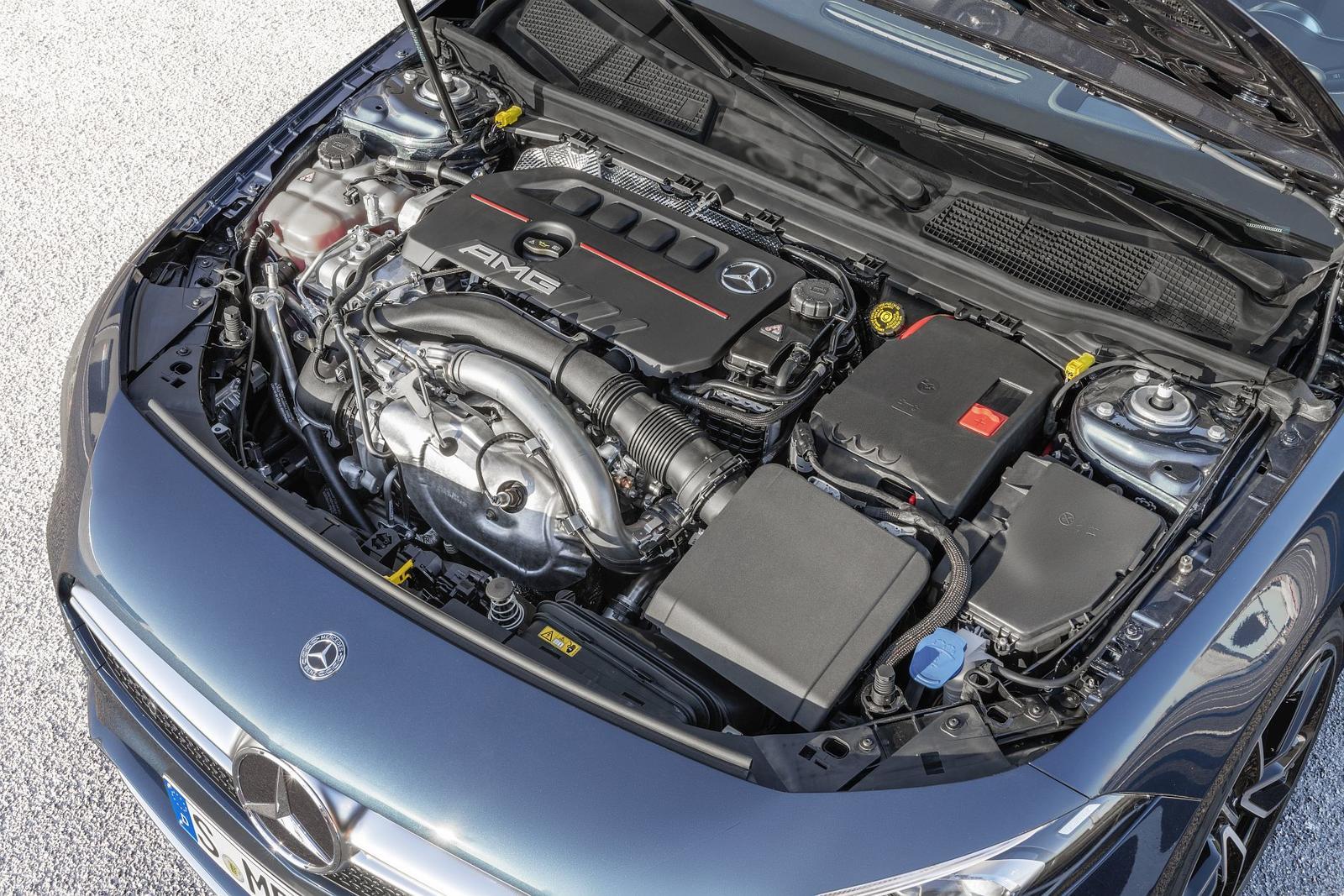 Die neue Mercedes-AMG A 35 4MATIC Limousine: AMG gibt Gas und erweitert die Kompaktwagenfamilie

The new Mercedes-AMG A 35 4MATIC Saloon: AMG speeds things up by expanding the compact car family