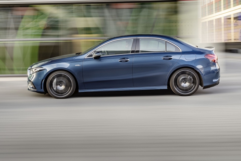 Die neue Mercedes-AMG A 35 4MATIC Limousine: AMG gibt Gas und erweitert die KompaktwagenfamilieThe new Mercedes-AMG A 35 4MATIC Saloon: AMG speeds things up by expanding the compact car family