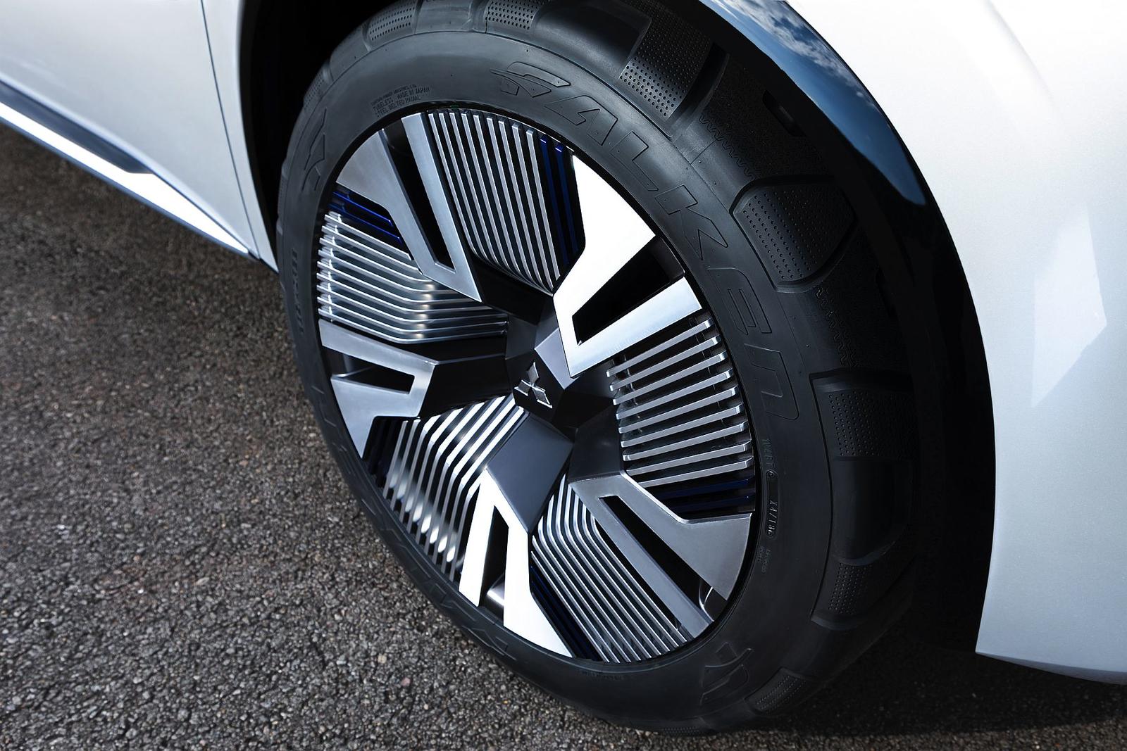 Mitsubishi Engelberg tourer-img-05 (18)