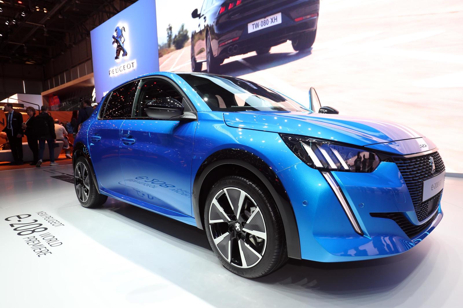 Peugeot 208 (1)
