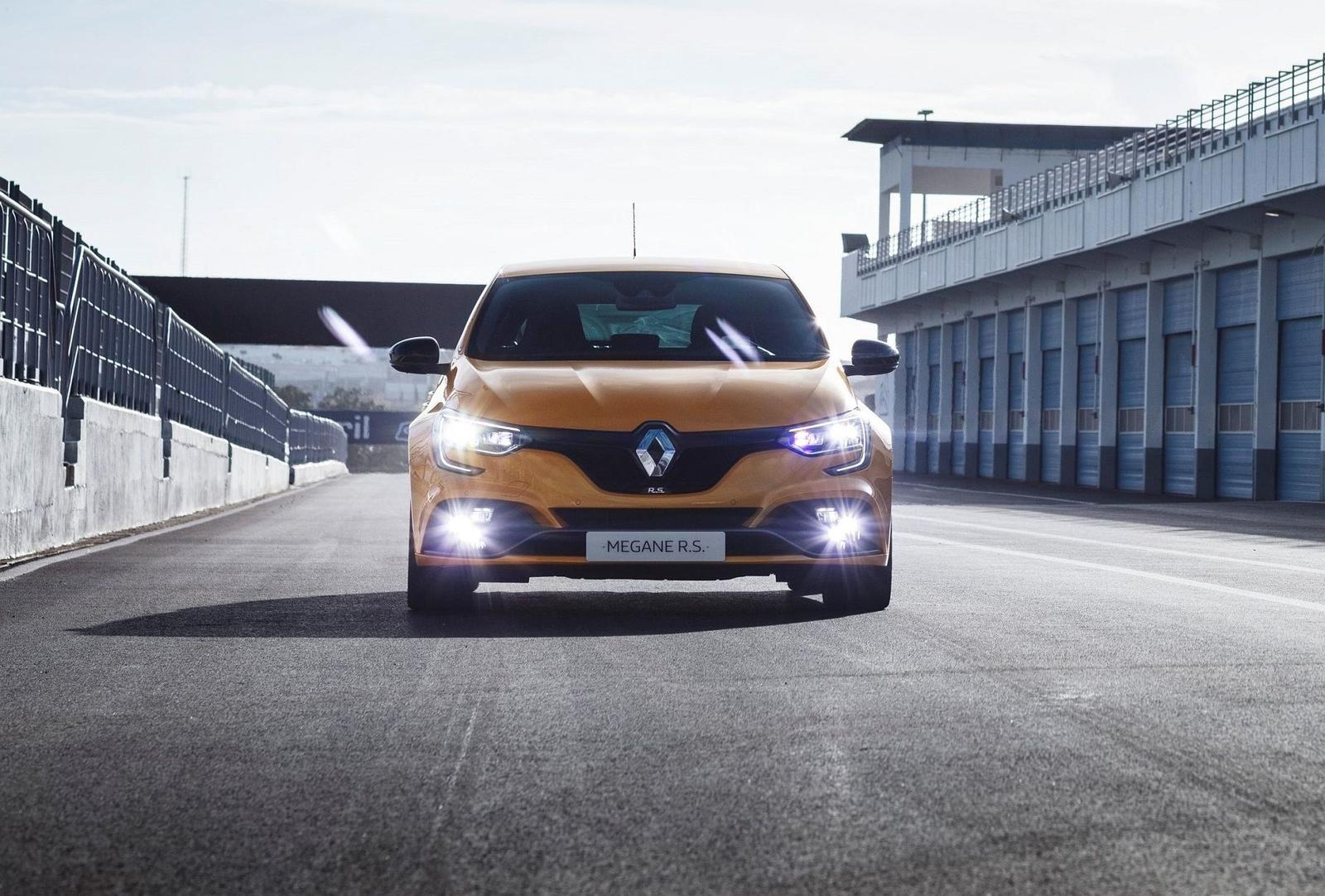 2018 – Essais presse Renault MEGANE IV R.S. TROPHY au Portugal