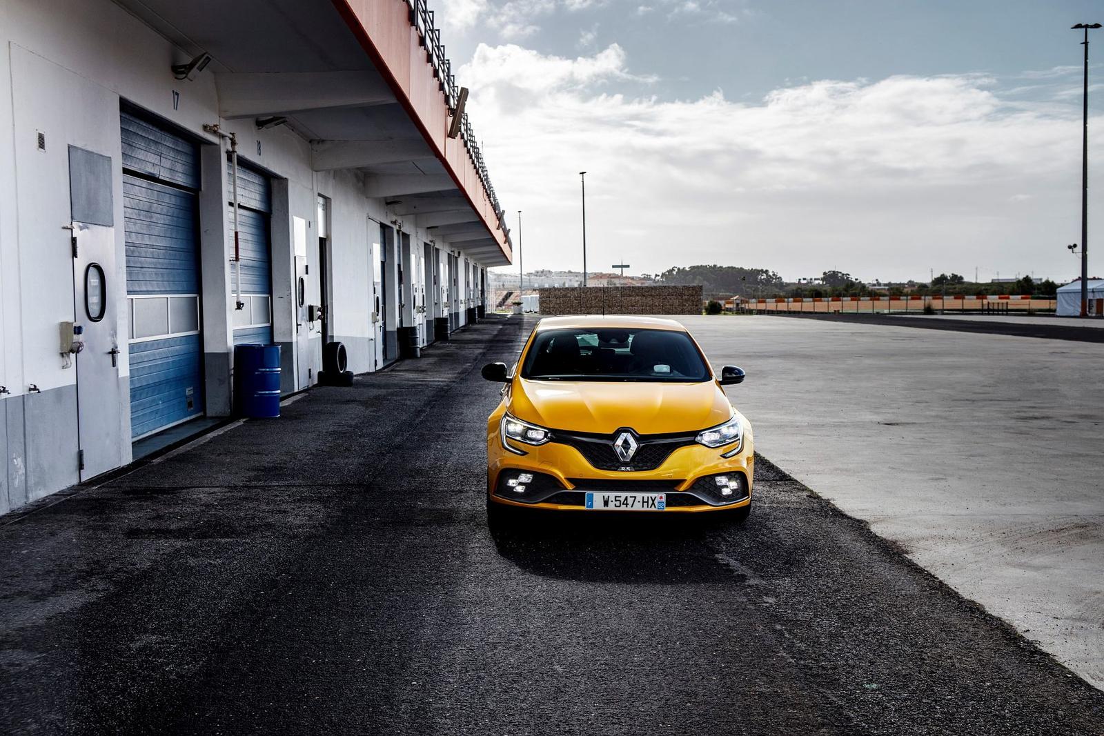 2018 – Essais presse Renault MEGANE IV R.S. TROPHY au Portugal