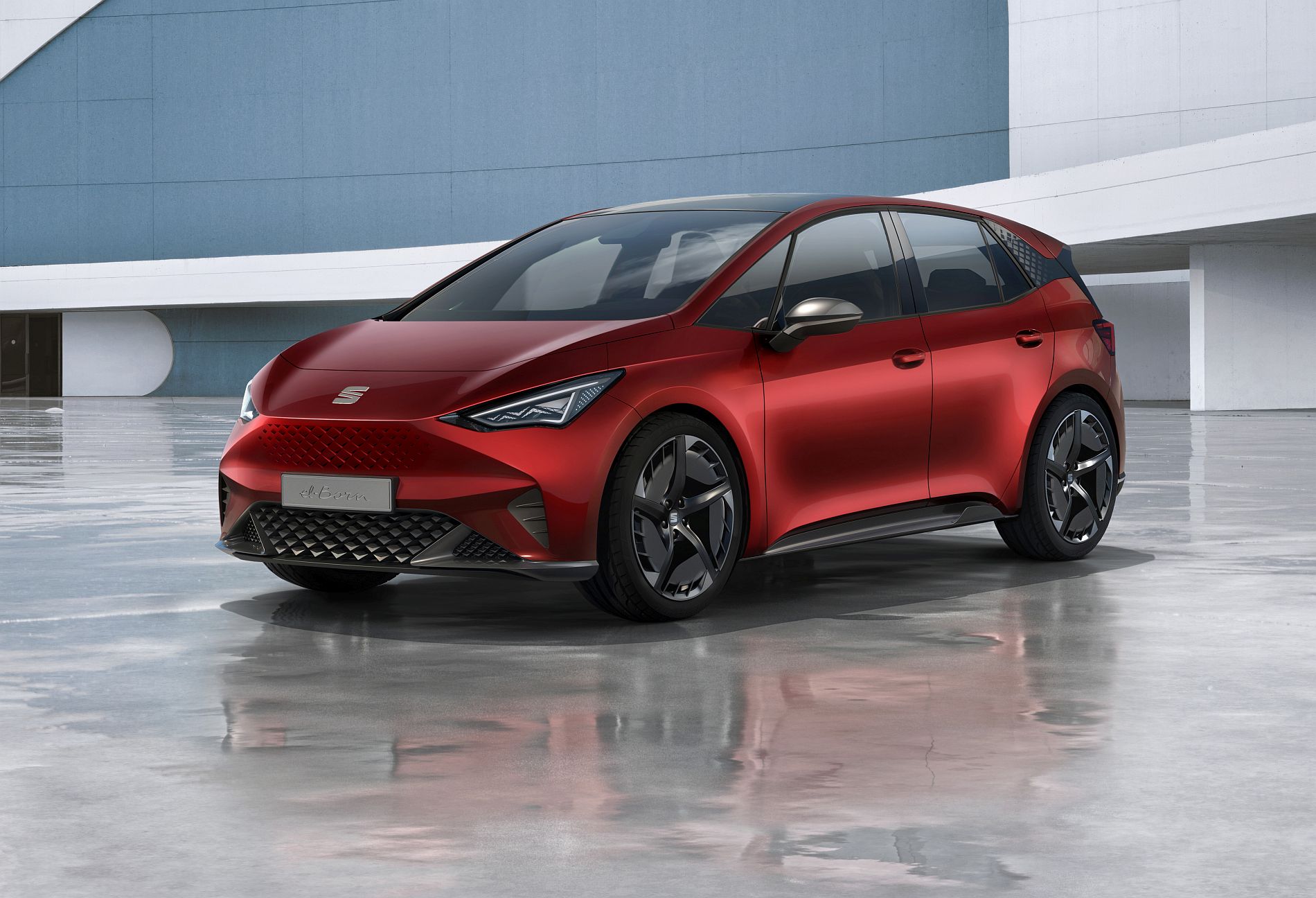 SEAT-el-Born-plugged-into-electric-mobility_02_HQ