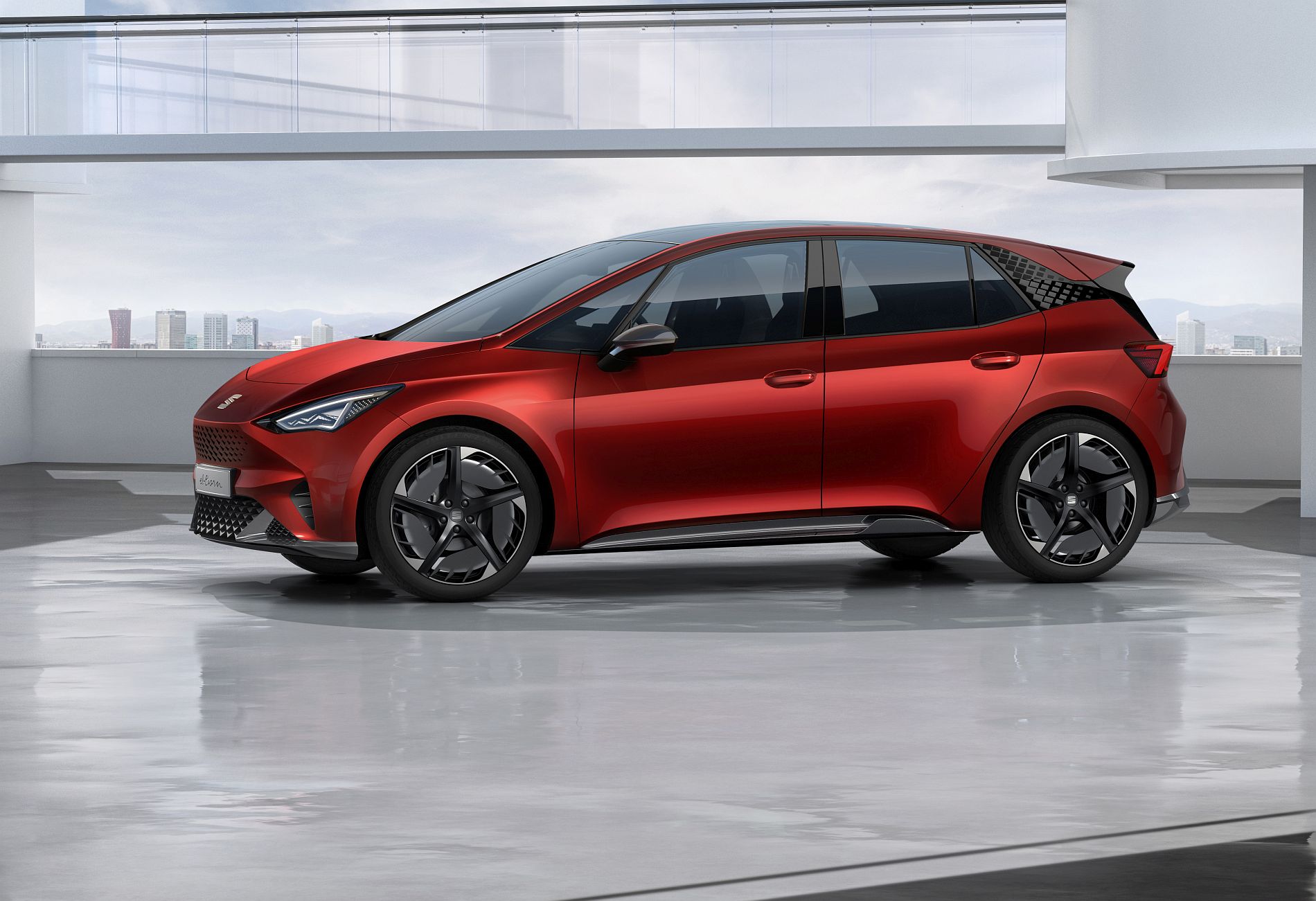 SEAT-el-Born-plugged-into-electric-mobility_04_HQ