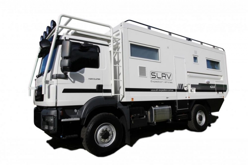 SLRV-Commander-white-1200×845