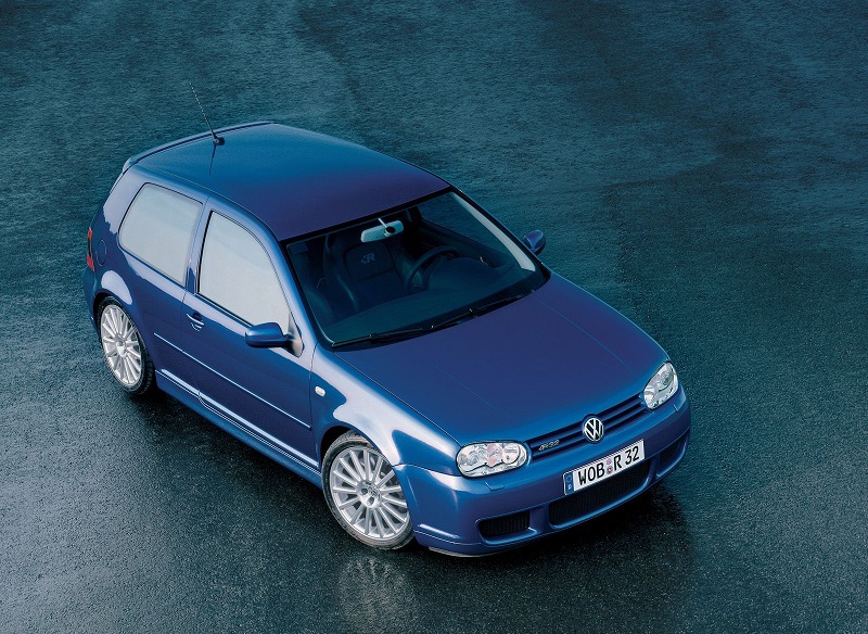 Volkswagen-Golf-R32